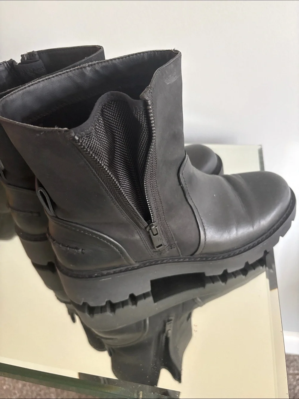 UGG stylish black